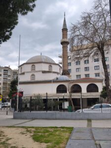 Hamidiye Camii, Konak