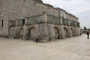 Fatih Camii Yangın Havuzu Çeşmeler