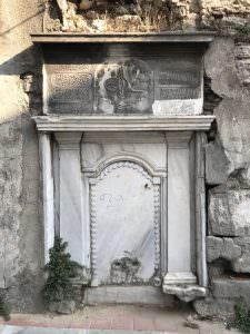 Pertevniyal Valide Sultan Çeşmesi, Karagümrük