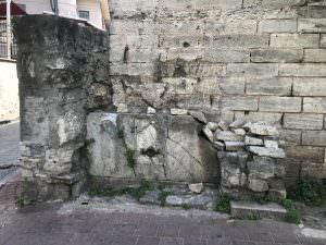 Taştekneler Çeşmesi