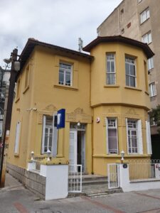Konut (2), Karşıyaka