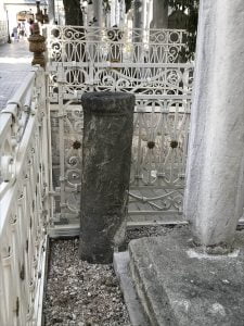 Sümbül Efendi Camii Sadaka Taşları