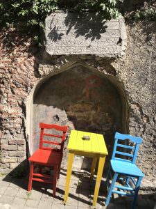 Üçler Hamamı Sokak Duvar Çeşmesi