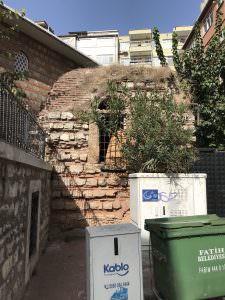 Molla Hüsrev Sokağı'nda Kagir Yapı