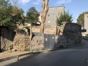 Sultan Çeşmesi Sokağı'nda Kalıntı