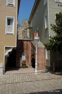 Soğuk Çeşme Sokaktaki Çeşme