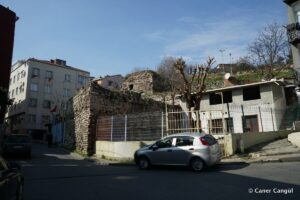 Sultan Çeşmesi Sokağı'nda Kalıntı