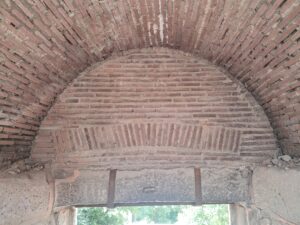 Genç Kapı Alınlığı (İçeriden)