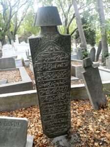 Miralay Halid Bey'in kabri.