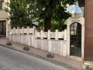 Ekmekçibaşı Ali Ağa Kabri ve Haziresi