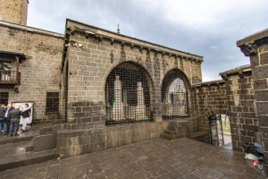 Diyarbakır Sahabeler Türbesi