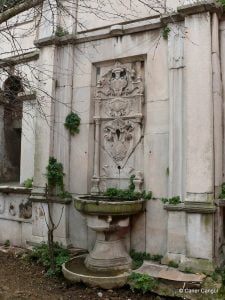 Kalenderhane Tekkesi Duvar Çeşmesi