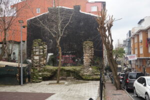 Atpazarı İnas Rüştiye Mektebi Kalıntısı