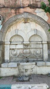 Refik Efendi Çeşmesi, Bergama