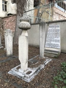 Hamuşan Mezarlığı