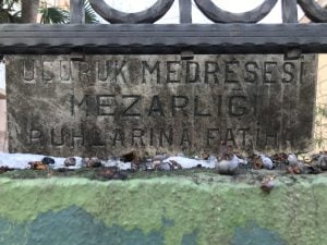 Uçuruk Medresesi Mezarlığı