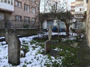 Uçuruk Medresesi Mezarlığı