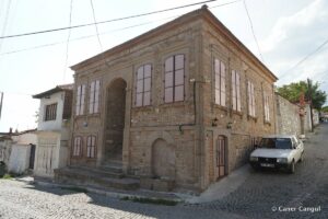 Parmak Batıran Caddesi Çeşmesi