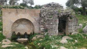 Kubbeli Çeşme, Beçin