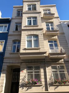Lefter Apartmanı