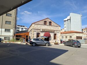 Yapının restoran olarak kullanılan bölümü