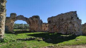 Karapaşa Medresesi, Beçin