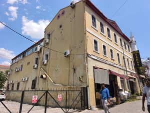 Kortejo, Saray Otel