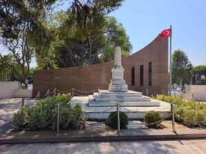 9 Eylül Şehitliği, Bornova 6 9 Eylül Şehitliği, Bornova