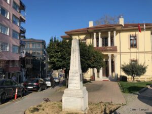 Namık Kemal Anıtı