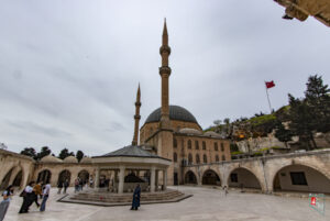 Mevlid-i Halil Camii Birinci Avlu ve Yeni Cami