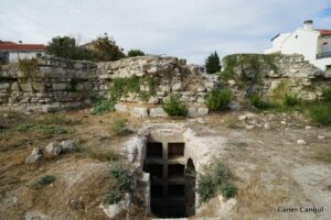Alaçatı Aya Triada Kilisesi Kalıntısı