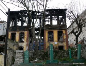 Evrenos Dede Türbesi ve Haziresi