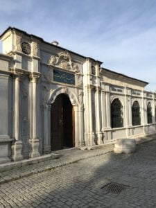 Binek Taşı, Cülüs Yolu