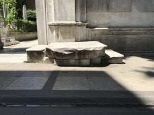 Binek Taşı, I. Abdülhamit Türbesi