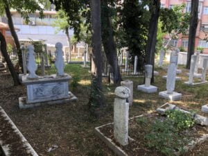 Kürkçübaşı Ahmet Şemsettin Camii Haziresi