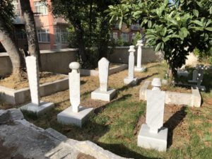 Kürkçübaşı Ahmet Şemsettin Camii Haziresi