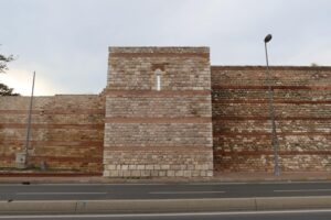 Marmara Surları, 18. Kuleye Ait Poterna