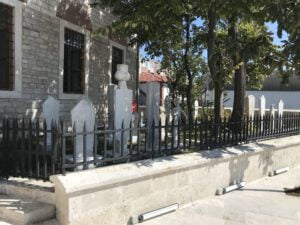 Kürkçübaşı Ahmet Şemsettin Camii Haziresi