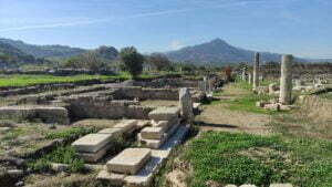 Güney Stoa İç Mekanları, Magnesia Artemis Leukophyrene Tapınağı