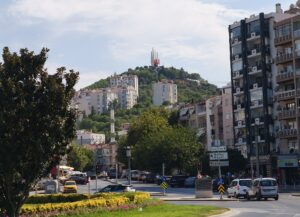 Mehmetçik Anıtı, Karabağlar