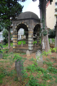 Hamza Paşa Türbesi ve Haziresi, Ortahisar