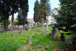 Hamza Paşa Türbesi ve Haziresi, Ortahisar