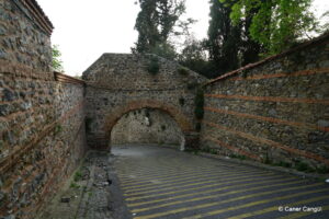 Yahya Efendi Geçidi