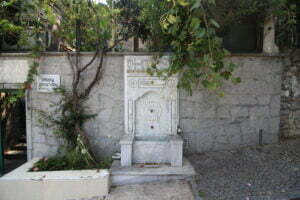 Bedevi Tekkesi Girişindeki Çeşme