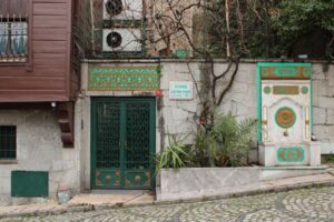 Bedevi Tekkesi Girişindeki Çeşme