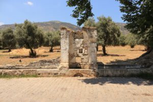 Kır Çeşme, Salavatlı