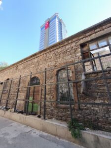 Sydney La Fontaine Halı Ticarethanesi v e deposu.