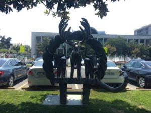 Eti Güneş Kursu Heykeli