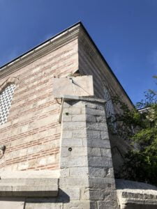 Ferruh Kethüda Camii Güneş Saati