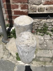 Sertarikzade Tekkesi Köşe Taşları